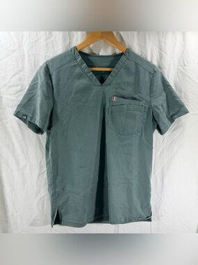 The Mediclo Scrub Set in Sage Green is a unisex medical scrub set.